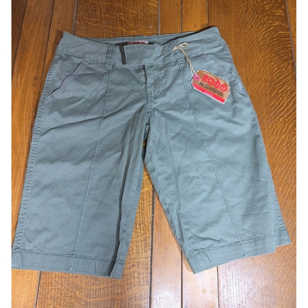 NOBO No Boundaries Women's Shorts Juniors 7 30" Y2K Bermuda Khaki‎ 2000s Grunge